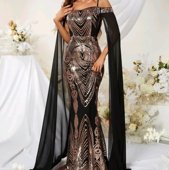 Black Graphic Contrast Sequined Contrast Mesh Mermaid Maxi Formal Gown